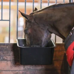 Dura-Tech® Large Hook-Over Feed Bucket - 8 Gallons - Heavy Duty Horse Feeder -Schneiders Shop 41505 alt n