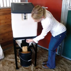 High Country Plastics Feed Bin With Stand | Durable Horse Feeder | Feeding Accessories -Schneiders Shop 41826 alt b