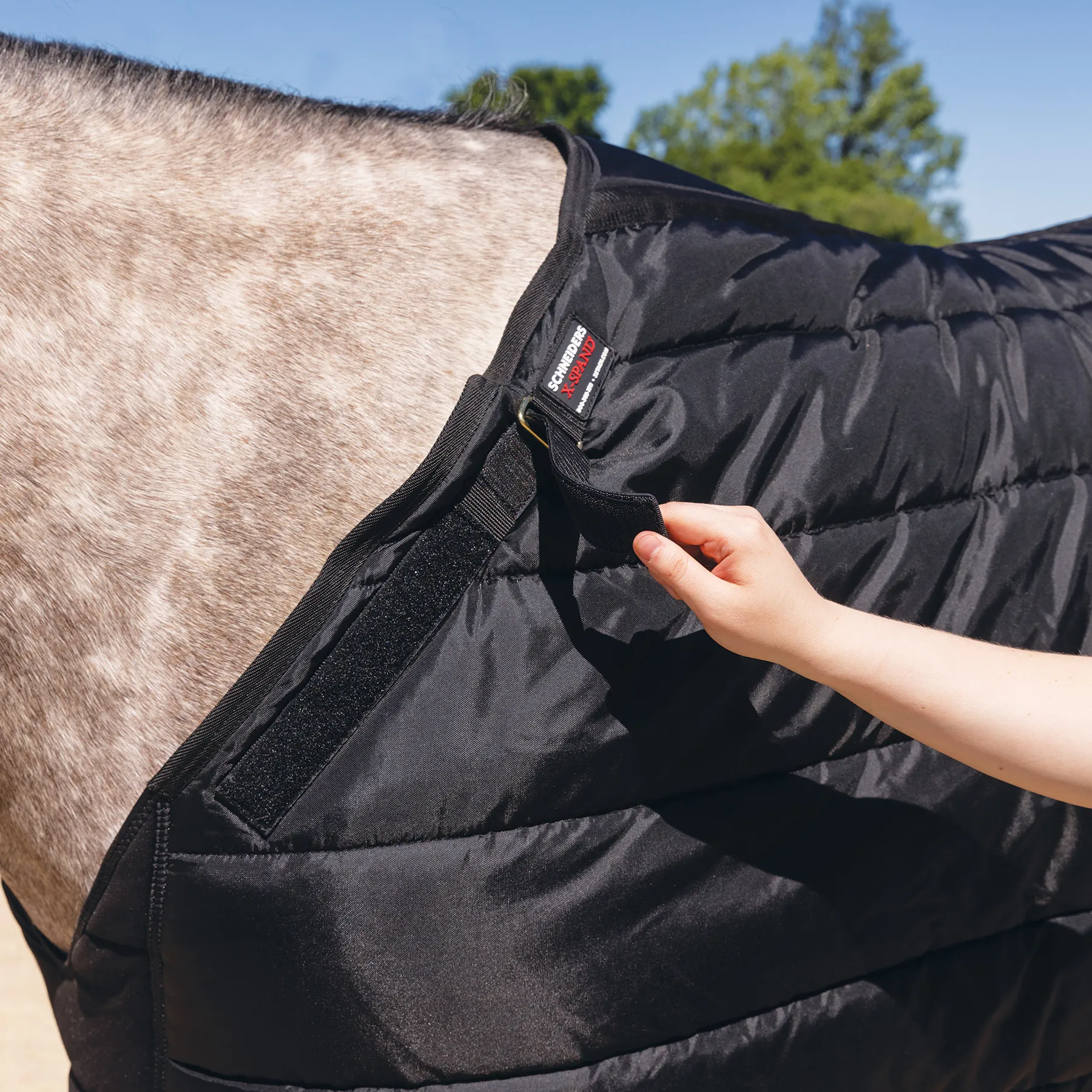 X-SPAND® Adjusta-Fit® V-Free® Stable Blanket for Horses – Premium Comfort & Durability 10 X-SPAND® Adjusta-Fit® V-Free® Stable Blanket for Horses – Premium Comfort & Durability - Image 10